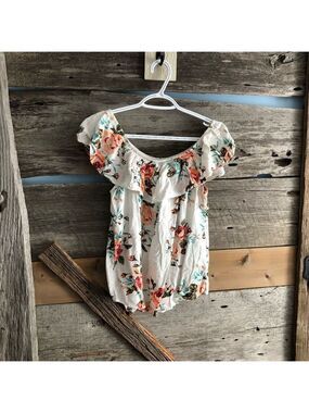INC size Med White, floral, top ruffle blouse